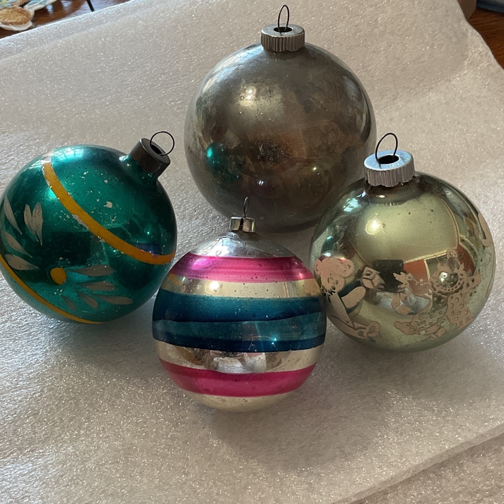 Vintage Holiday Ornament Set - Multicolor